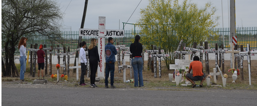 Un grupo de personas en la calle

El contenido generado por IA puede ser incorrecto.